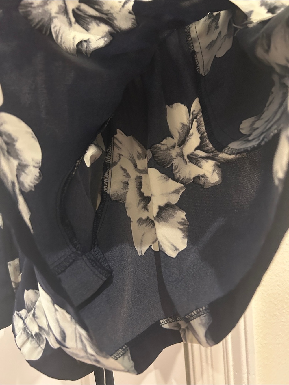 Navy White Floral Flowy Shorts • Tie Paperbag Waist • Size S - Picture 6 of 6